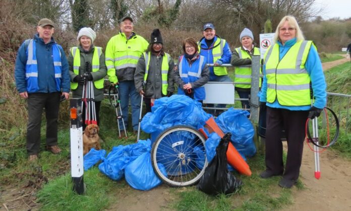 Friends of Berrow Beach beach clean