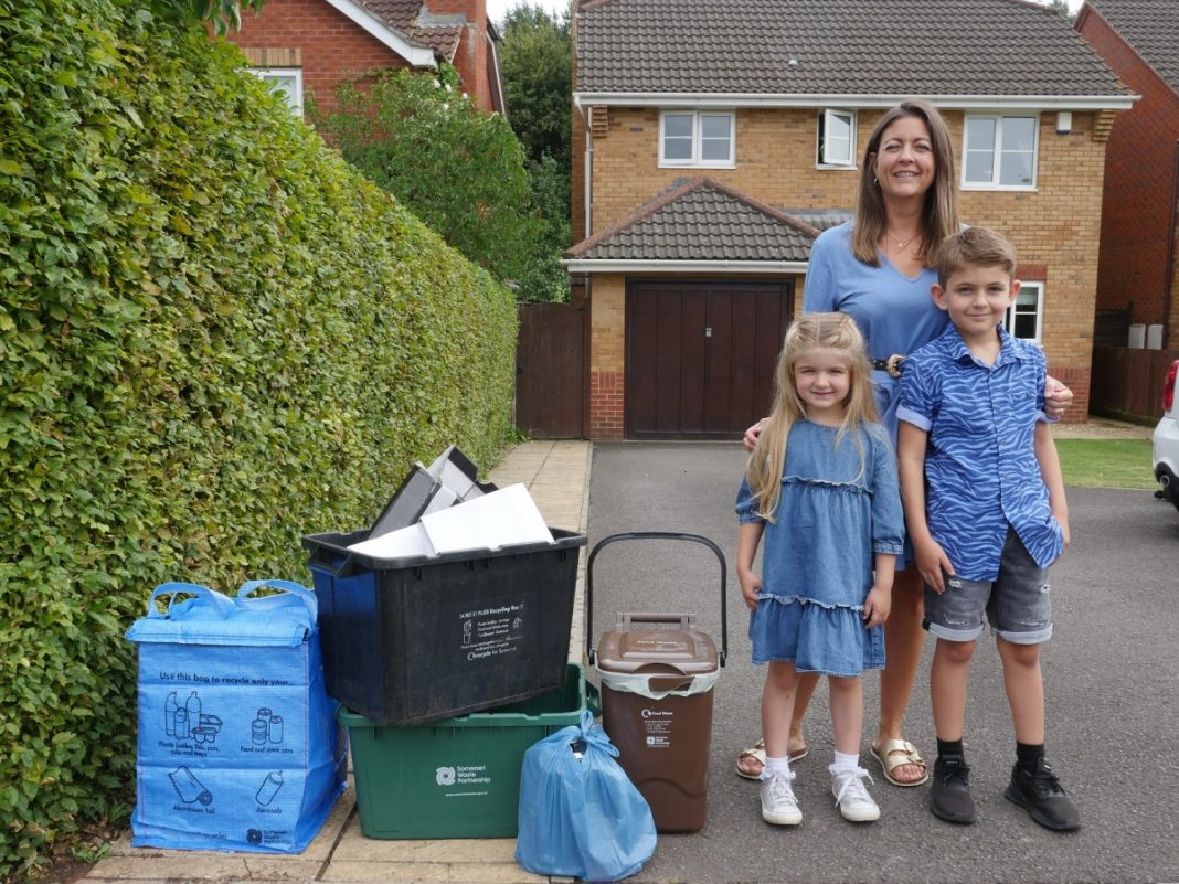 https://www.burnham-on-sea.com/wp-content/uploads/2022/02/Family-recycling.jpg