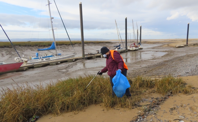 Friends of Burnham Beach at beach clean