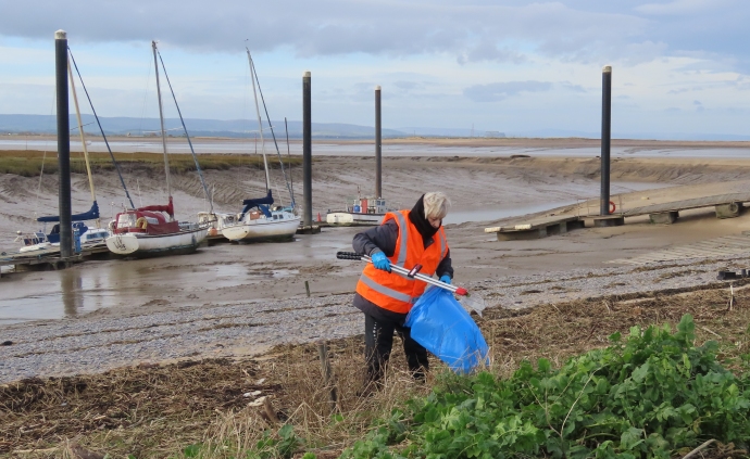 Friends of Burnham Beach at beach clean