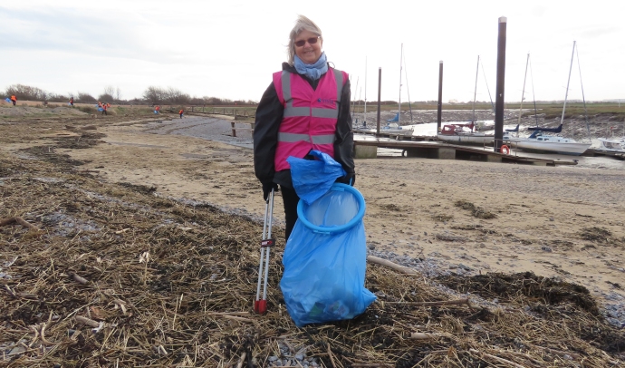 Friends of Burnham Beach at beach clean