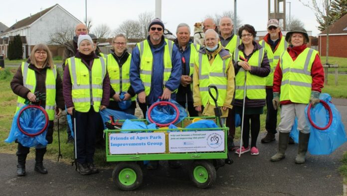 Burnham-On-Sea and Highbridge residents join litter pick at Apex Park