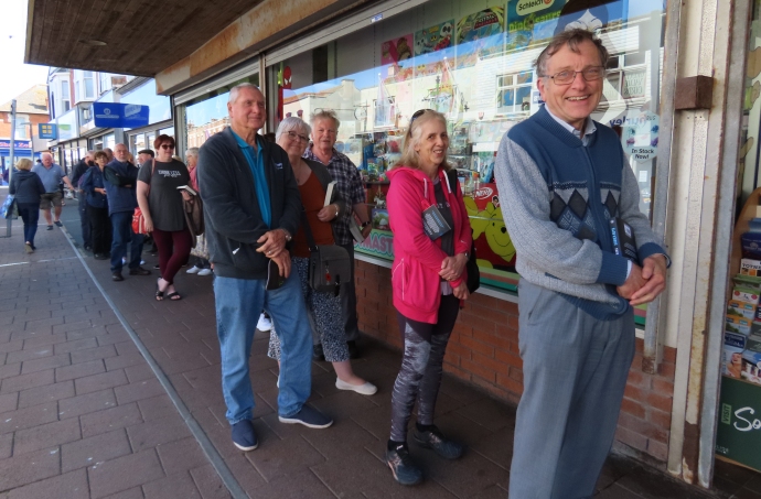 Book fans flock to Burnham-On-Sea author Damien Boyd's novel signing event