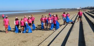 Benefit Cosmetics team in Burnham-On-Sea beach litter clean