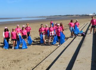 Benefit Cosmetics team in Burnham-On-Sea beach litter clean