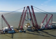 Sea cranes lower Hinkley Point cooling water system heads