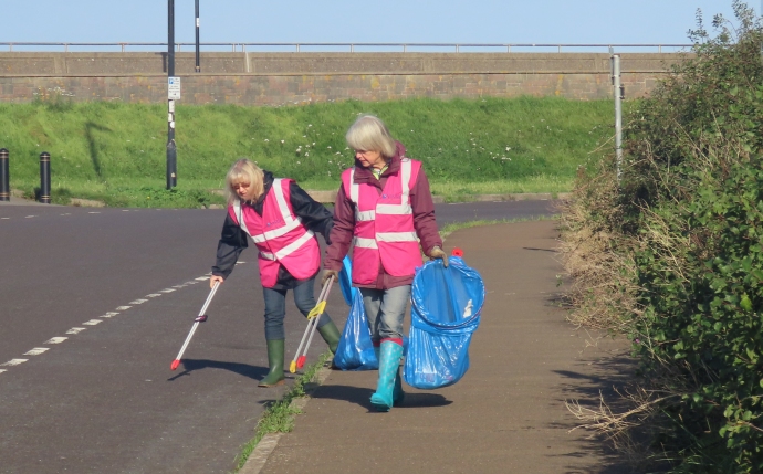 Friends of Burnham Beach litter pick in Burnham-On-Sea