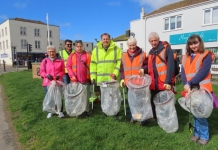 Over 20 volunteers gathered in Burnham-On-Sea and Highbridge to collect litter as part of Keep Britain Tidy’s Great British Spring Clean