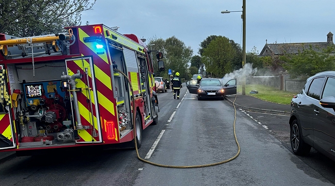 Burnham-On-Sea fire crew tackles car blaze in East Huntspill