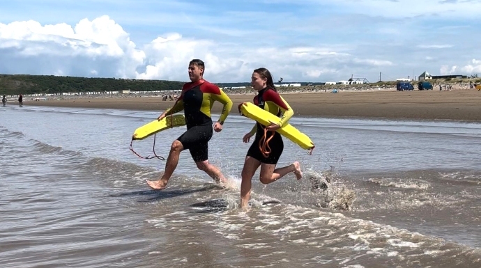 Burnham-On-Sea.com: Brean beach lifeguards